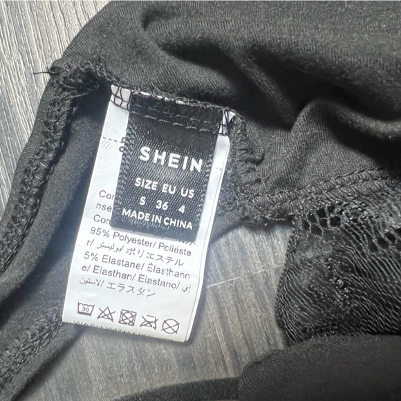 Butterfly crop top - Picture 2 of 2